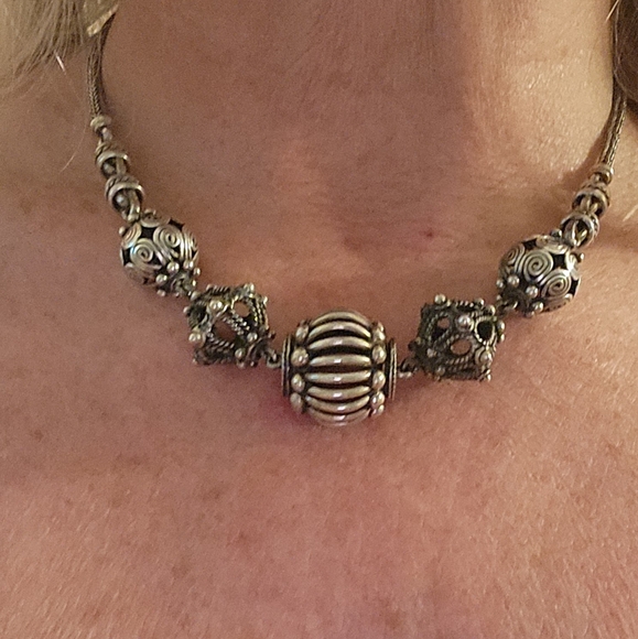 Elegant Artisan Bali Style 925 Silver Beaded Necklace. Designer Stamp BA Suarti - Picture 2 of 4